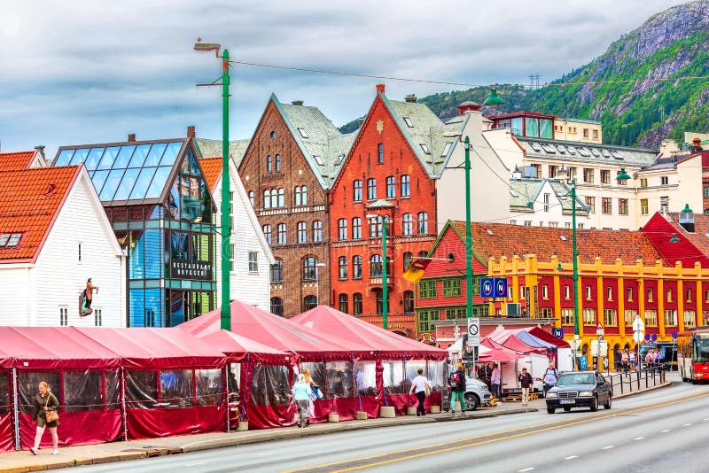 Bergen Norge sikt med f?rgrika hus arkivfoto Bergen Norge sikt med f?rgrika hus arkivfoto