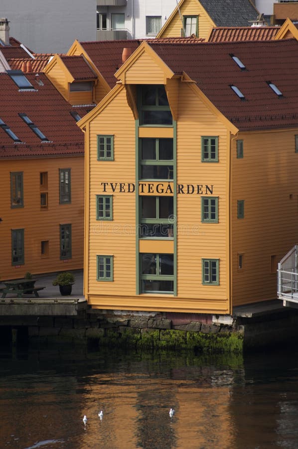 BERGEN/NORWAY - 21. Juni 2007 - umgewandelte Lagerunterlassung stockbilder BERGEN/NORWAY - 21. Juni 2007 - umgewandelte Lagerunterlassung stockbilder