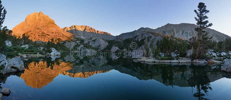 Bergsee Panorama stockbilder Bergsee Panorama stockbilder