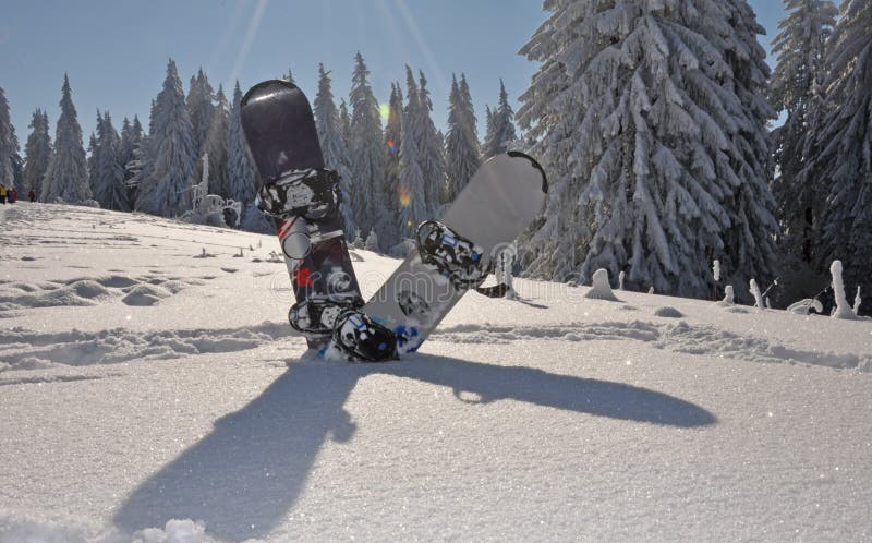 bergsnowboards royaltyfri fotografi bergsnowboards royaltyfri fotografi