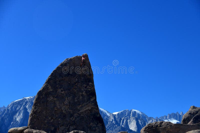 Bergsteiger auf Haifischflosse Areteweg stockbild Bergsteiger auf Haifischflosse Areteweg stockbild