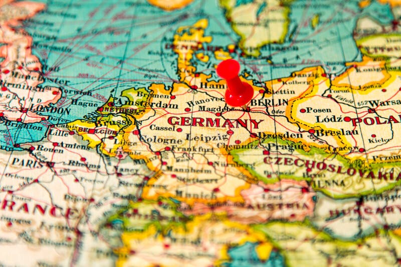Berlim, Alemanha fixou no mapa do vintage de Europa fotografia de stock royalty free Berlim, Alemanha fixou no mapa do vintage de Europa fotografia de stock royalty free