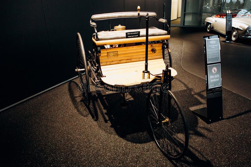 The first European gasoline car is presented at the exhibition in the official Mercedes-Benz dealership in Berlin. royalty free stock photography The first European gasoline car is presented at the exhibition in the official Mercedes-Benz dealership in Berlin. royalty free stock photography