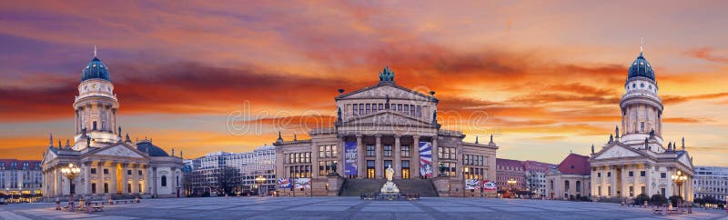 BERLIN, GERMANY, FEBRUARY - 13, 2017: Panorama of Gendarmenmarkt square at dusk stock photography BERLIN, GERMANY, FEBRUARY - 13, 2017: Panorama of Gendarmenmarkt square at dusk stock photography