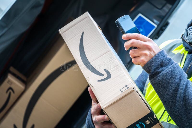 Amazon delivery editorial stock image. Image of commerce 172100054
