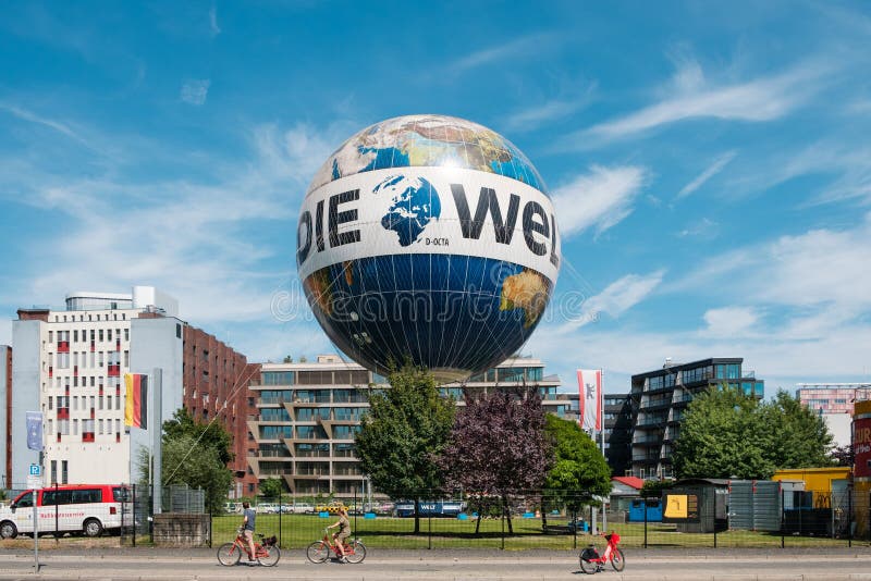 spier Vroegst Uitdrukkelijk Hot Air Balloon `Hiflyer` Highflyer, World Balloon Berlin Editorial Stock  Photo - Image of landmark, passengers: 151733463