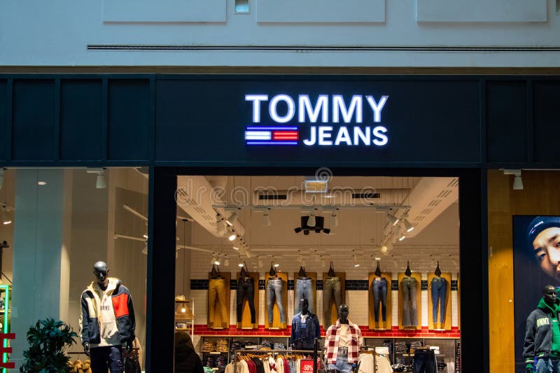 Tommy Hilfiger store in shopping mall galeria. 14185624 Stock Photo at  Vecteezy