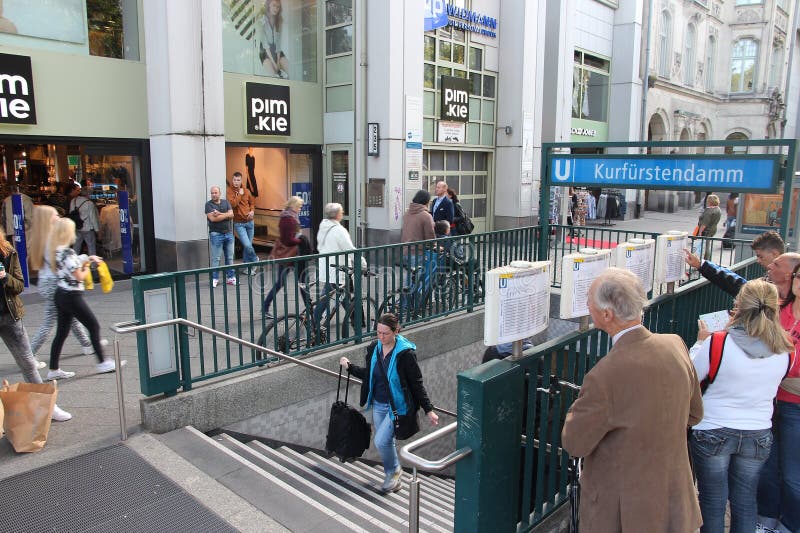 Stazione Della Metropolitana Di Kurfurstendamm Immagine