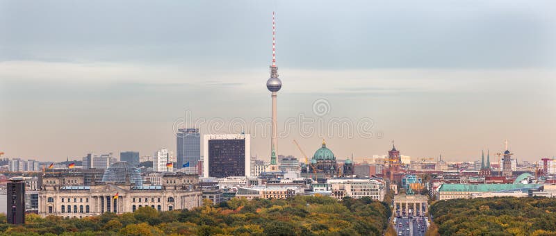 Berlin stadshorisont royaltyfri foto Berlin stadshorisont royaltyfri foto