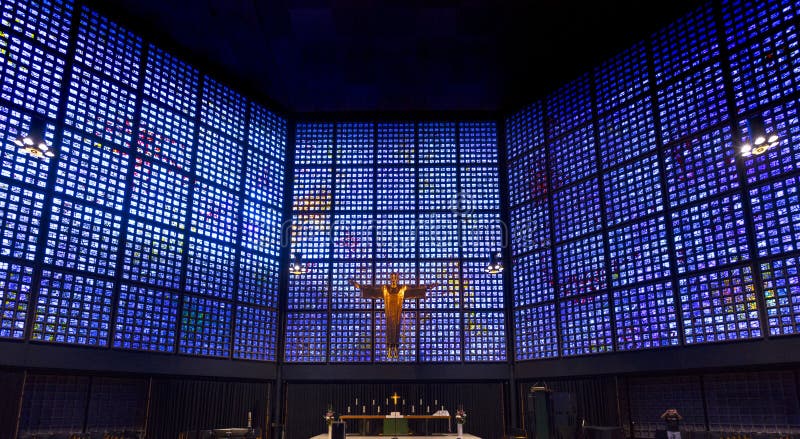 Berlín, Alemania - 20 de agosto de 2018 - altere de la iglesia de Wilhelm del kaiser imagen de archivo libre de regalías Berlín, Alemania - 20 de agosto de 2018 - altere de la iglesia de Wilhelm del kaiser imagen de archivo libre de regalías