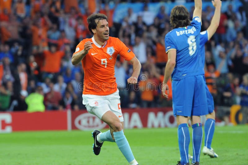 Van Nistelrooy vaunts Dutch class, UEFA EURO