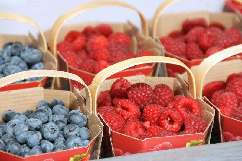 Berries at the market stock image. Image of fresh, healthy 6278813
