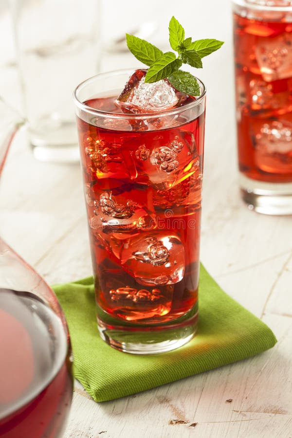 Berry Hibiscus Ice Tea de refrescamento frio imagem de stock royalty free Berry Hibiscus Ice Tea de refrescamento frio imagem de stock royalty free