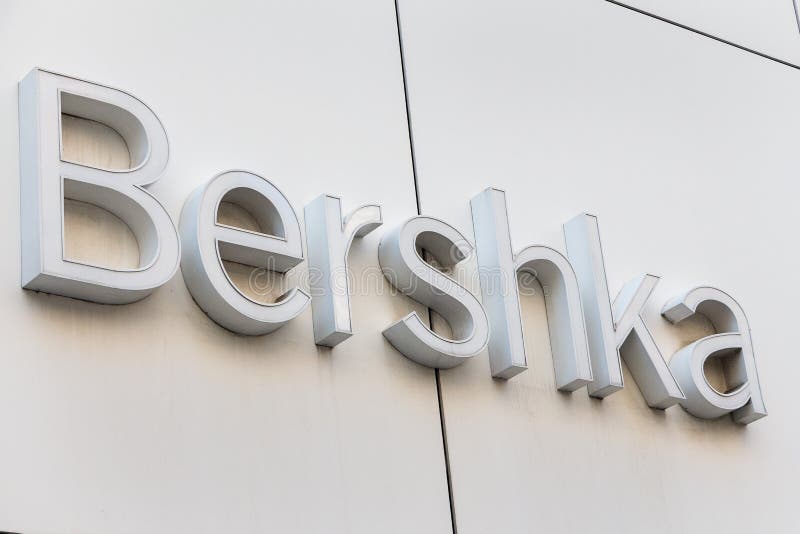 Bershka Logo editorial image. Image of boutique, building - 20125635