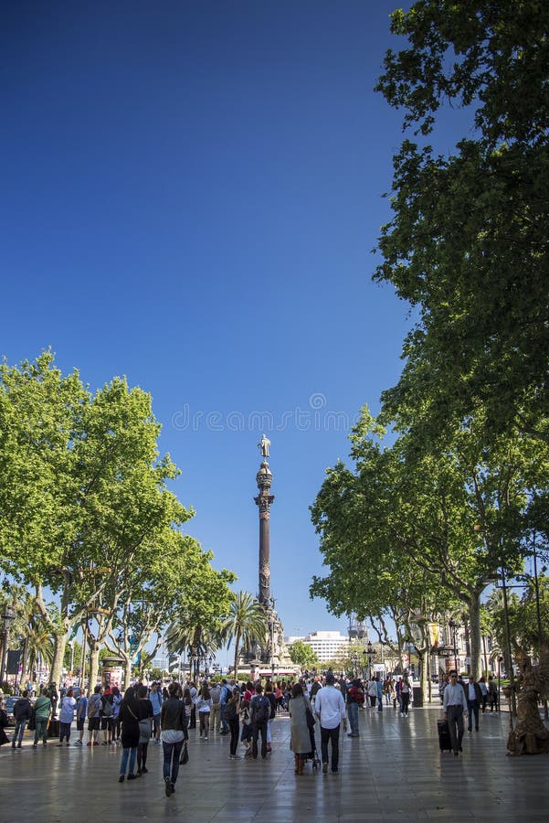 Berühmte las ramblas Fußgängeralleenmarkstein im im Stadtzentrum gelegenen barcel stockfotografie Berühmte las ramblas Fußgängeralleenmarkstein im im Stadtzentrum gelegenen barcel stockfotografie