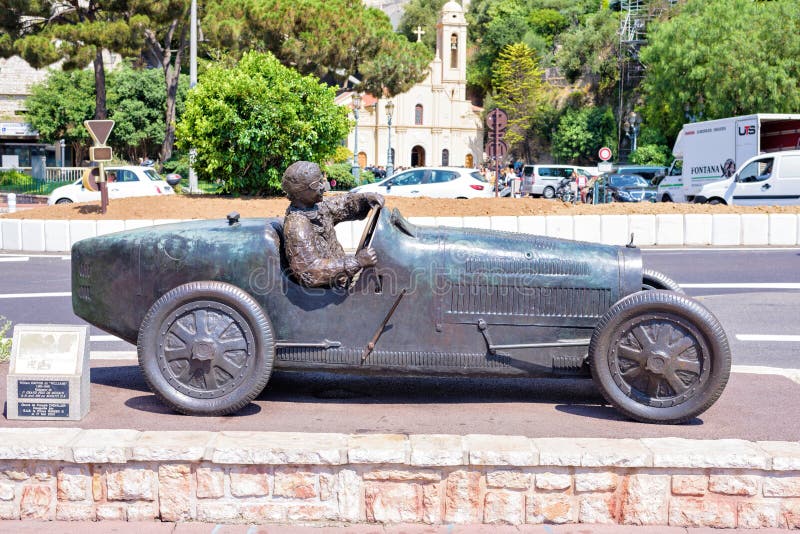 Berühmte Statue des ersten Rennwagens Grand- Prixformel 1 lizenzfreie stockfotos Berühmte Statue des ersten Rennwagens Grand- Prixformel 1 lizenzfreie stockfotos