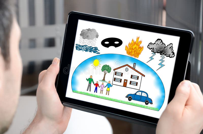 Bescherming tegen schadeconcept op een tablet royalty-vrije stock foto Bescherming tegen schadeconcept op een tablet royalty-vrije stock foto