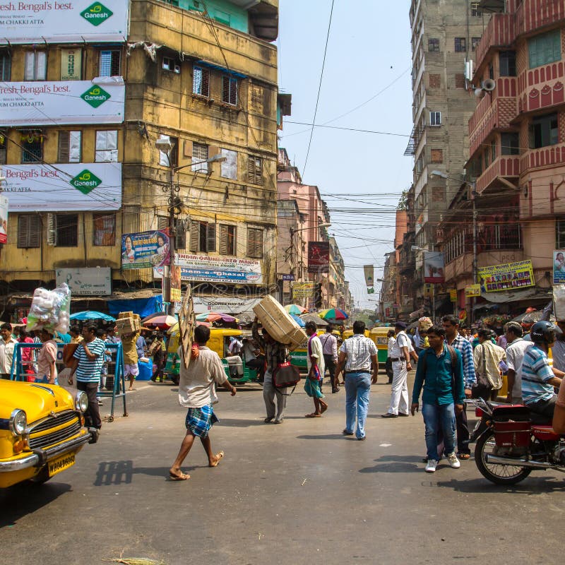 Beschäftigte Stadtstraße mit Tausenden von Leuten in Kolkata, Indien lizenzfreie stockbilder Beschäftigte Stadtstraße mit Tausenden von Leuten in Kolkata, Indien lizenzfreie stockbilder