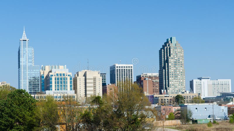 Beskåda på i stadens centrum Raleigh, North Carolina. USA. royaltyfri bild Beskåda på i stadens centrum Raleigh, North Carolina. USA. royaltyfri bild