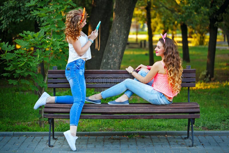 Beste Freunde fotografiert stockfoto Beste Freunde fotografiert stockfoto