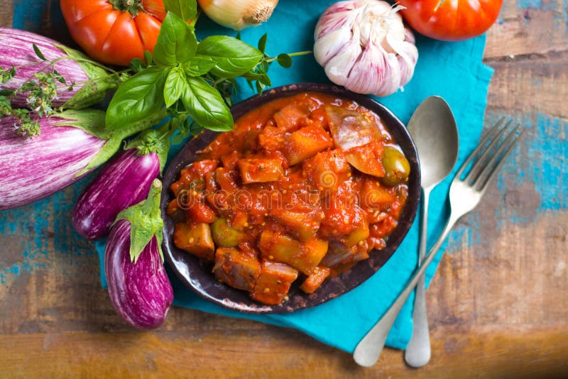 Bestes Italienisches Lebensmittel - Sizilianisches Caponata Mit ...