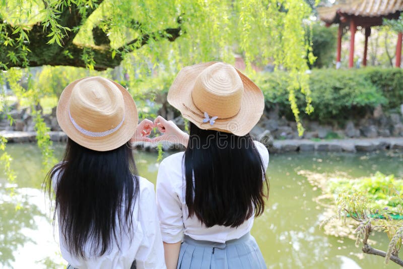 Schoolgirls Love