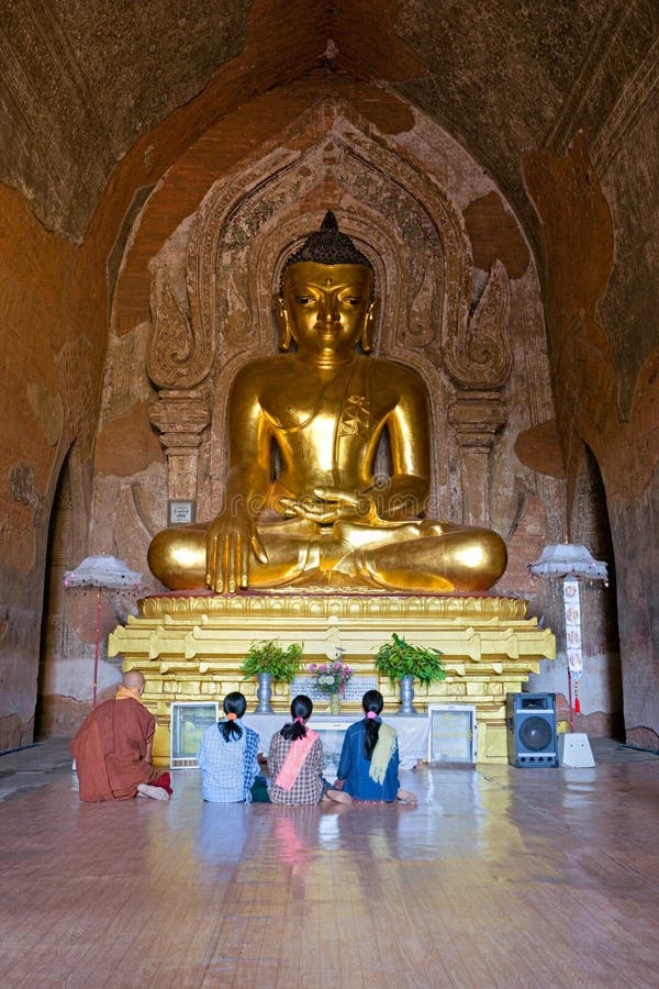 Betender Innerer Htilominlo Tempel, Bagan. Redaktionelles