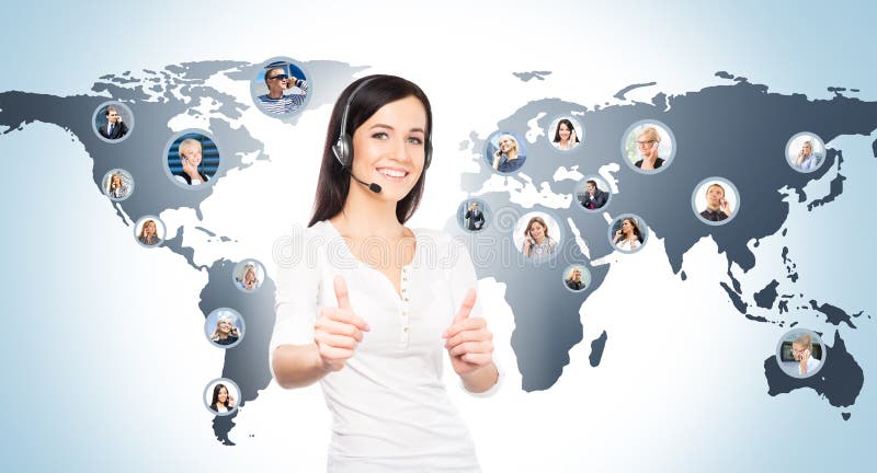 Betreiber, der in einem Call-Center-Büro arbeitet stockfotos Betreiber, der in einem Call-Center-Büro arbeitet stockfotos