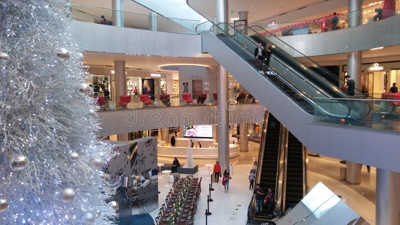 inside beverly center