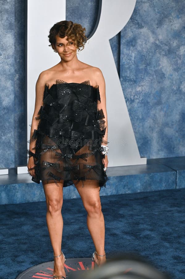 Halle Berry editorial stock image. Image of beverly, guild - 26217814