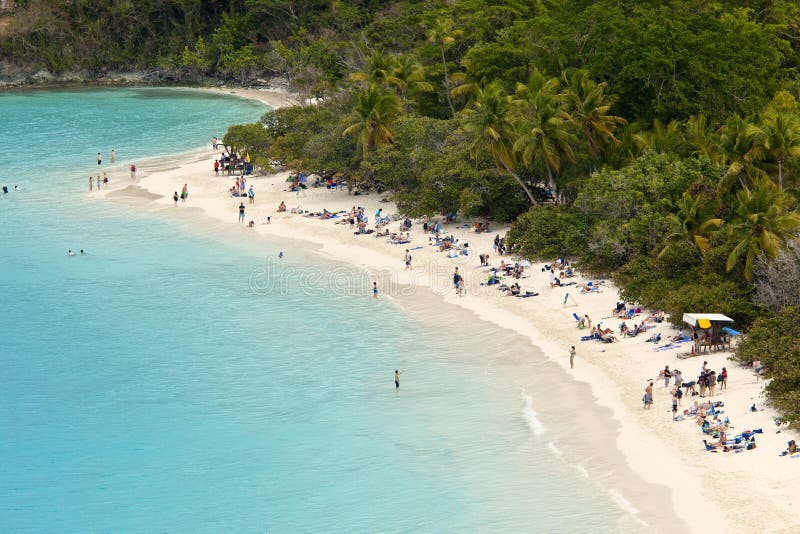 Bevölkerter Strand, wir Virgin Islands