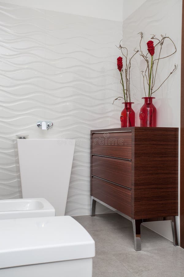 Bewölktes Haus Funktionsküche Stockbild - Bild von funktionsküche