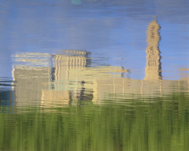 Bezinning in water van Hartford, CT horizon stock afbeelding Bezinning in water van Hartford, CT horizon stock afbeelding