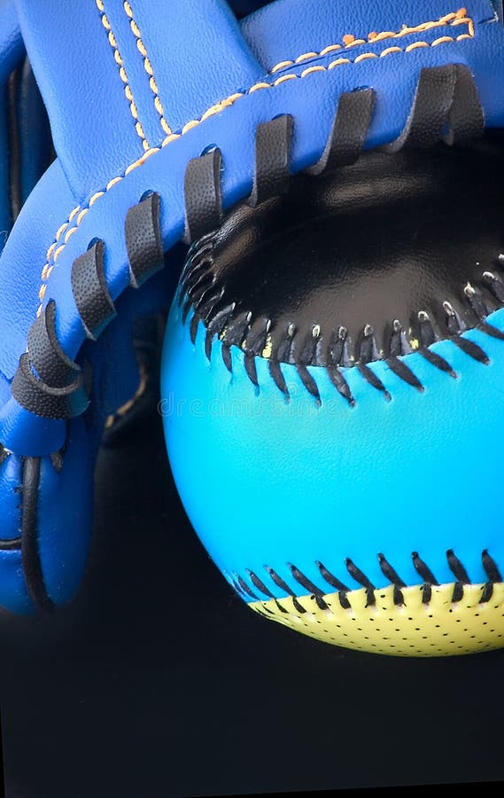 Beísbol con pelota blanda imágenes de archivo libres de regalías Beísbol con pelota blanda imágenes de archivo libres de regalías