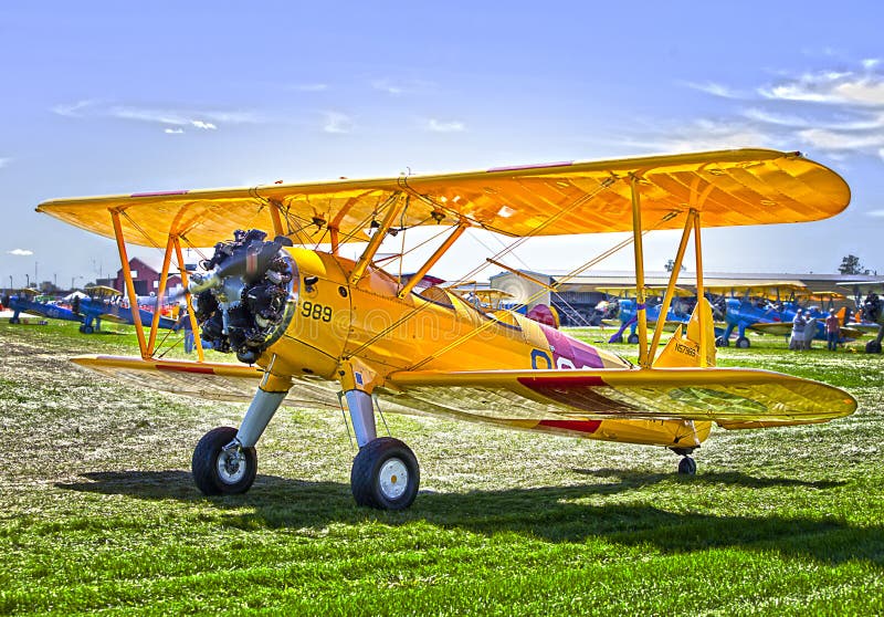 STEARMAN BI ＰＬＡＮＥ　RADIOFRYER STEARMAN BI PLANE RADIOFRYER 751 Biplane Yellow Airplane