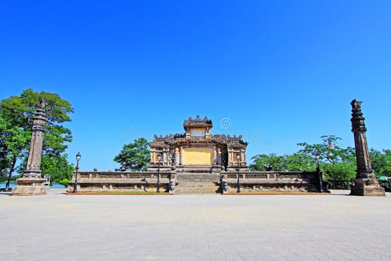 Bia Quoc Hoc, Hue Vietnam