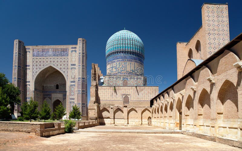 Bibi-Khanymmoschee - Registan - Samarkand - Usbekistan stockfotografie Bibi-Khanymmoschee - Registan - Samarkand - Usbekistan stockfotografie
