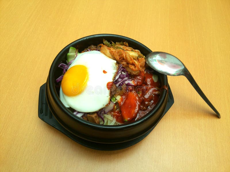 Bibimbap di Kamameshi del riso fotografie stock libere da diritti