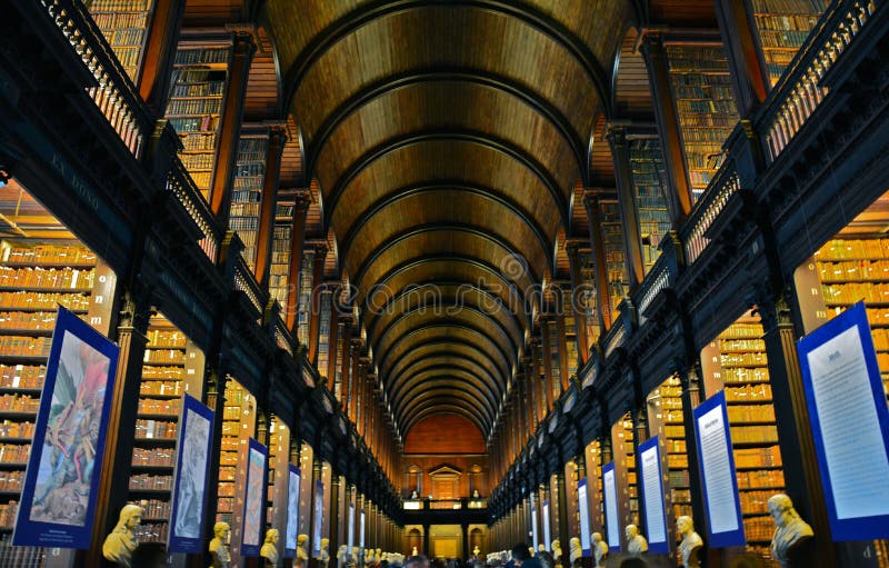 Biblioteca del Trinity College en Dublin Ireland fotos de archivo libres de regalías Biblioteca del Trinity College en Dublin Ireland fotos de archivo libres de regalías