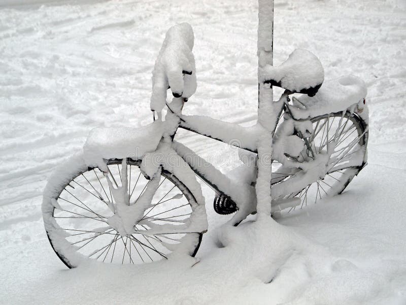 Bicycle in the snow stock image. Image of cycle, blizzard 33802837