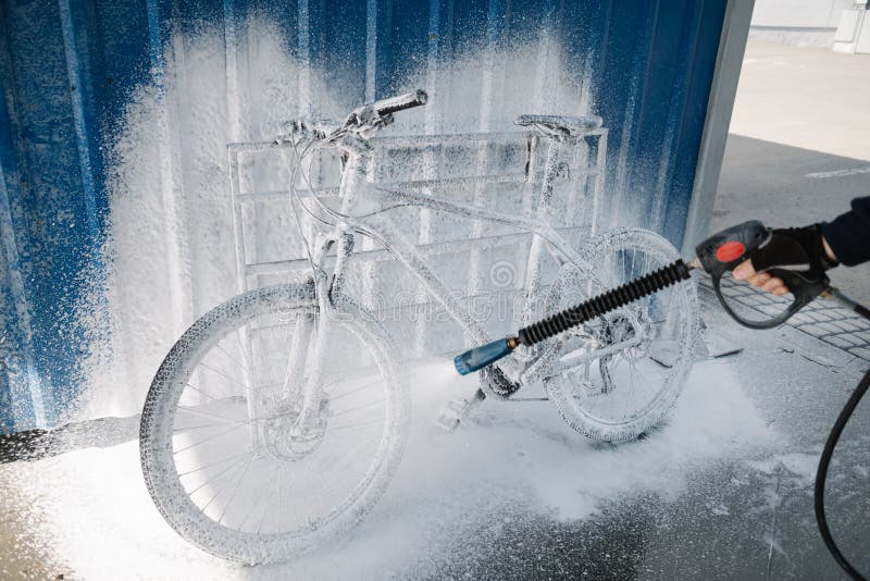 Bicycle wash sign stock image. Image of roadsign, icon 33423889