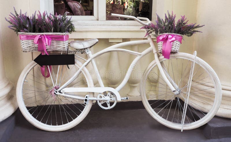 une bicyclette avec panier