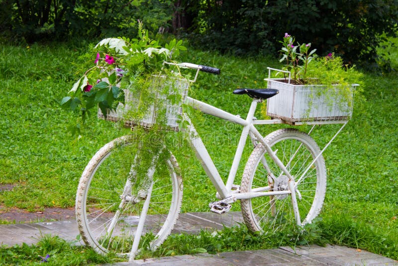 bicyclette fleur rouge accessoire decoration