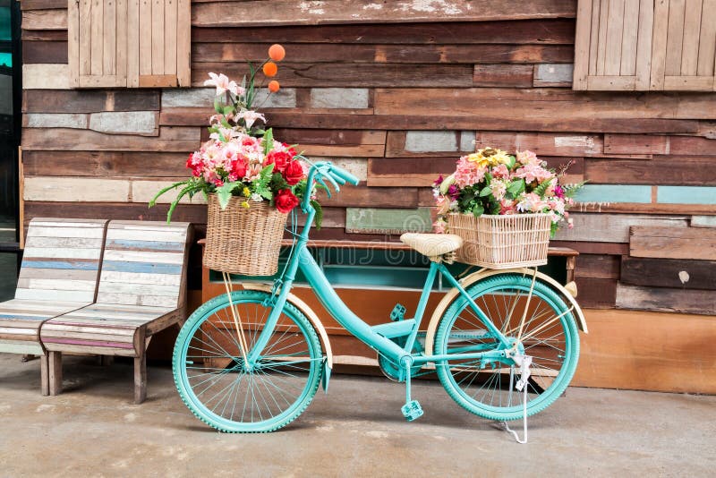 bicyclette fleur rouge accessoire decoration