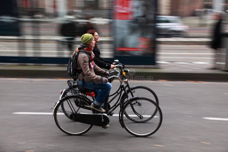 bicykli/lów przyjaciele obraz stock bicykli/lów przyjaciele obraz stock