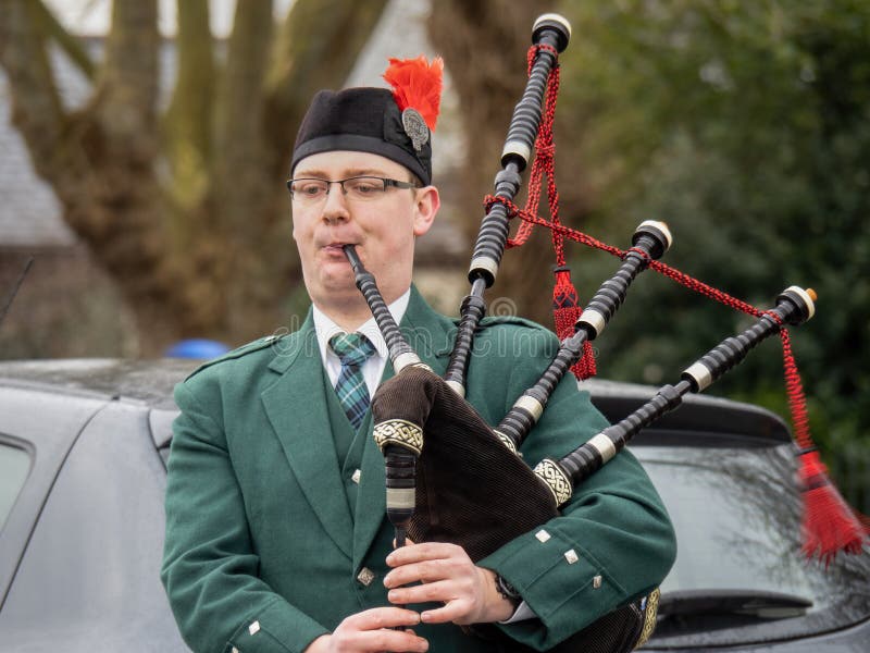 A man in traditional irish clothing playing drums on Saint Patricks Day  Parade in New York City, USA Stock Photo - Alamy