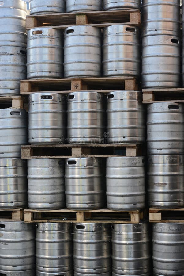 Bier-Fassfässer lizenzfreie stockfotografie Bier-Fassfässer lizenzfreie stockfotografie