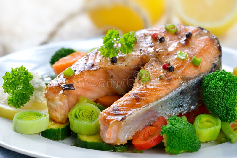 Bife salmon grelhado foto de stock Bife salmon grelhado foto de stock
