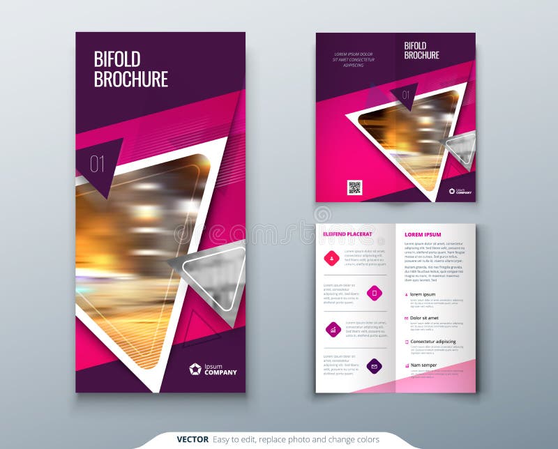Bifold broschyrdesign Rosa färger purpurfärgad mall för biveckreklamblad Orientering med det modernt triangelfotoet och abstrakt vektor illustrationer Bifold broschyrdesign Rosa färger purpurfärgad mall för biveckreklamblad Orientering med det modernt triangelfotoet och abstrakt vektor illustrationer