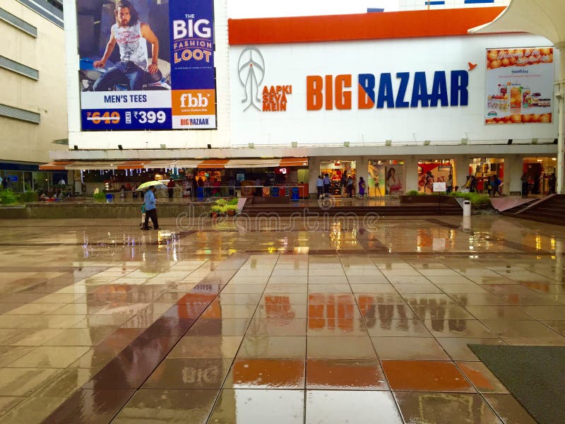 Big Bazaar Hypermarket Lower Parel Mumbai Stock Photos Free & Royalty
